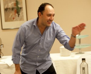 Aitor Zárate cuenta las claves y experiencias para hacerse millonario, en Bubok